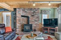 Cozy Conway Area Home about 4 Mi to Cranmore Mountain! - B&B