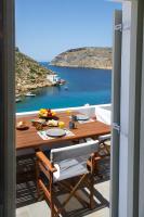 B&B Apollonia - Droufakos’ home, Lux seafront apartment w. View - Bed and Breakfast Apollonia