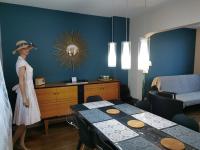 Authentique Gîte 1950 Poitiers Futuroscope Aquascope, 1à9prsn, 3 Pkg, 3 étoiles à 6prsn et 3 appoints Eco-Responsable - B&B Poitiers