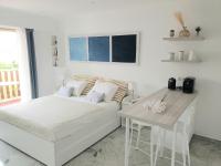 Beautiful T1 with sea view - B&B Niza