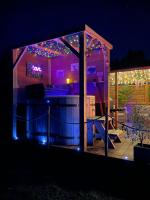 B&B Drymen - FINN VILLAGE - Loch Lomond Sunset Glamping Pod - Private Ofuro HOT TUB - Bed and Breakfast Drymen