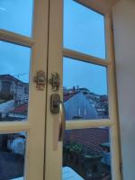 Wood Essence Apartment - Cozy Balcony - B&B Coimbra