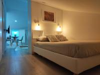 Wood Essence Apartment - Cozy Balcony - B&B Coimbra