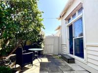 Beach Rd Kids & Pet Friendly Free Parking - B&B