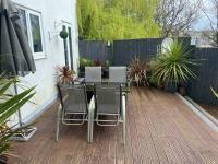 Palm View Luxury Botanical Themed apartment with sauna - B&B St Austell