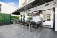 Auckland Viaduct's BIG Balcony Breathtaking Views! - B&B