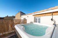 Le 11 JACUZZI avec Terrasses Clim Netflix Parking - B&B Carcasona