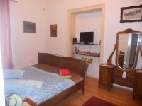 Tweepersoonskamer met 2 Aparte Bedden en Eigen Badkamer