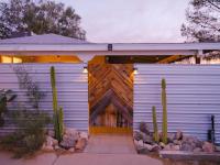 The Zen - Outdoor Shower, Gas Fireplace, Walkable to Shops & Restaurants - B&B