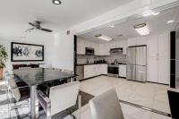 Resort-Style Paradise w 2 Pools - B&B Las Vegas