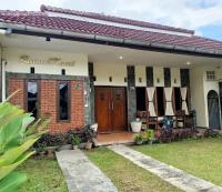 B&B Yogyakarta - Rumah Kami Guest House - Bed and Breakfast Yogyakarta