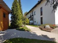 Waldklang Titisee - mit Terrasse und Gartenzugang - B&B Titisee-Neustadt