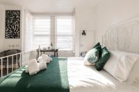 B&B Southall - New renovated studio flat with separate kitchen and bathroom - Bed and Breakfast Southall