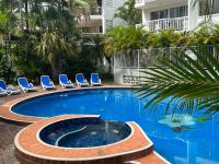 B&B Costa Dorada - Cascade Gardens Apartments - Bed and Breakfast Costa Dorada