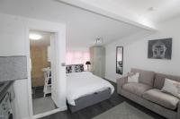 Studio 2 min walk to Upton Park Station - Chambres d’hôtes Londres
