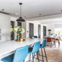 As Seen On TV ! Stunning, Virgin media, 6 cars, workspaces, high speed internet - Ferienwohnung Derby