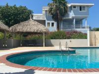 Villa at secured gated resort near Mambo Beach! - B&B Willemstad