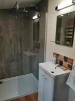 King Double Room with External Private Bathroom 