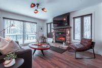 B&B Mont-Tremblant - L'rablire Tremblant Ski Inout Condo W 2bdrs - Bed and Breakfast Mont-Tremblant