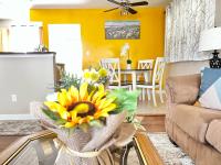 Sunny Stay Bright and Cozy Suite 1 - B&B Cincinnati