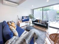 B&B Melbourne - Pride Bentleigh Apartment with Private Garden - Bed and Breakfast Melbourne