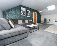 Luxe Living Guest House-Sleeps 6-Private Parking-Free WIFI-Beach-City - Ferienwohnung