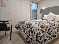 Single Room with Private Bathroom