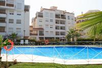 2BDR Sunny apartment with pool and private parking in Benalmádena - B&B Benalmádena