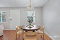 Cook and Gather Around in a Fully Equipped Apartment - Chambres d’hôtes Austin