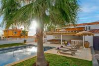 Charming Villa with private and heated pool - B&B
