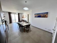 Mediterranea 2 Bedroom Smart Apartment - Chambres d’hôtes