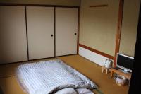 Kamer in Japanse Stijl met Gedeelde Badkamer