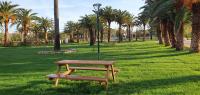 Sea & Mountain Apartment Close to Port and City - Chambres d'hôtes Lávrio