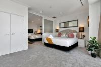 Your Family Getaway - Rooftop Spa & Pool! - B&B Auckland