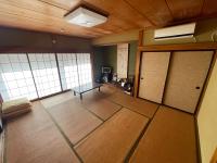 Japanese-Style Room