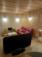 Gîte l'Enclos Ô rendez-vous Roquefeuil-Pays de sault- avec jardin - B&B