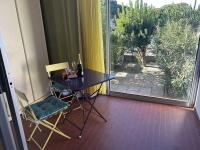 Studio climatisé avec piscine et parking - 4 couchages - Port Camargue - FR-1-250-194 - Chambres d'hôtes Le Grau-du-Roi