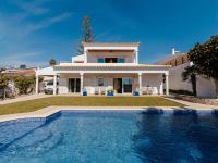 B&B Caliços - Fantastic four-bedroom villa in Praia da Luz with private pool - Bed and Breakfast Caliços