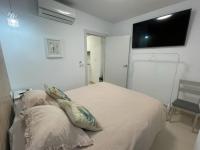 Bajo - Calle Los Perros - B&B Torremolinos