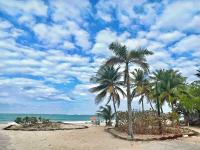 Breathtaking 2-Bedroom Beachside Apartment - B&B