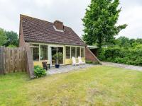 B&B Lauwersoog - Cosy holiday home in Lauwersoog by the lake with bubble bath - Bed and Breakfast Lauwersoog