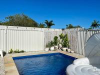 B&B Cabarita Beach - So close to the surf and headland with a pool! - Bed and Breakfast Cabarita Beach