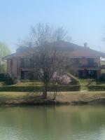 Ampio Appartamento con vista lago, sauna e camino Golf club Margara - Chambres d'hôtes Fubine