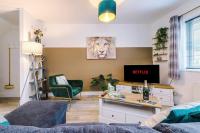 Spacious 3-Bed house in Chester by 53 Degrees Property, Ideal for Families & Professionals, FREE Parking - Sleeps 7 - Ferienwohnung Chester