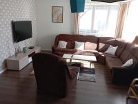 Sit And Dream Home with Terrace and Yard - Ferienwohnung Hărman