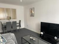 B&B Horley - Spacious Apartment - Contractors and Family - LGW - Bed and Breakfast Horley