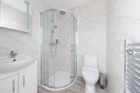 Victorian Building turned Charming Hotel Perfect For Short and Long Term Stay with WiFi - Chambres d'hôtes Londres