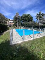 Appartement climatisé avec terrasse, vue jardin et piscine - Chambres d'hôtes Antibes