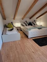 Appartement 3 Chambres Mansardé avec Balcon (8 Adultes)