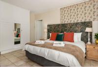 Self-catering Twin or King Suite